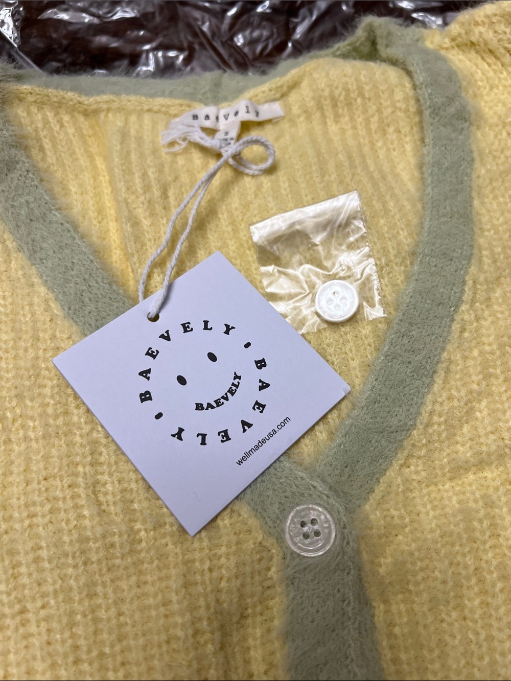 Fuzzy Yellow Green Trim Cropped V‑Neck Button Cardigan - Picture 8 of 9
